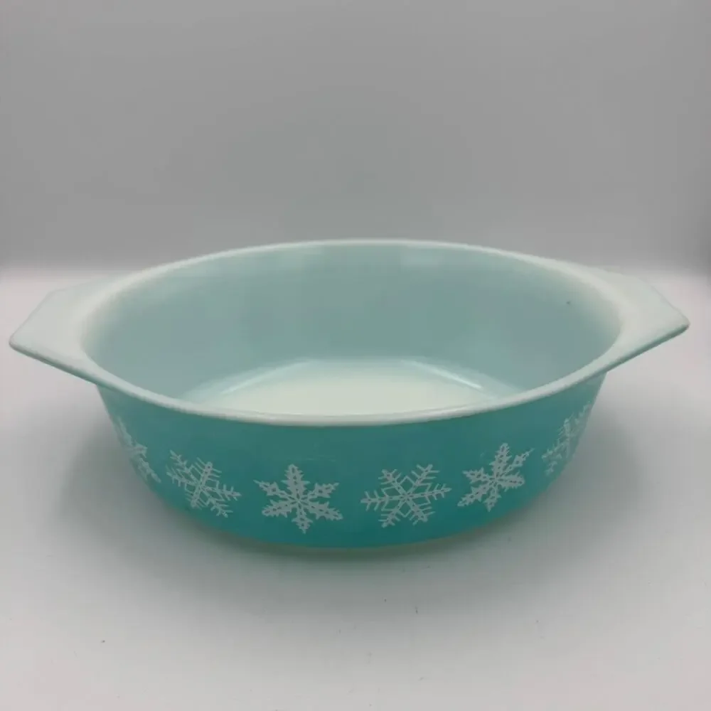 Pyrex Snowflake Turquoise 043 1.5 Qt Oval Decorator Casserole Vintage